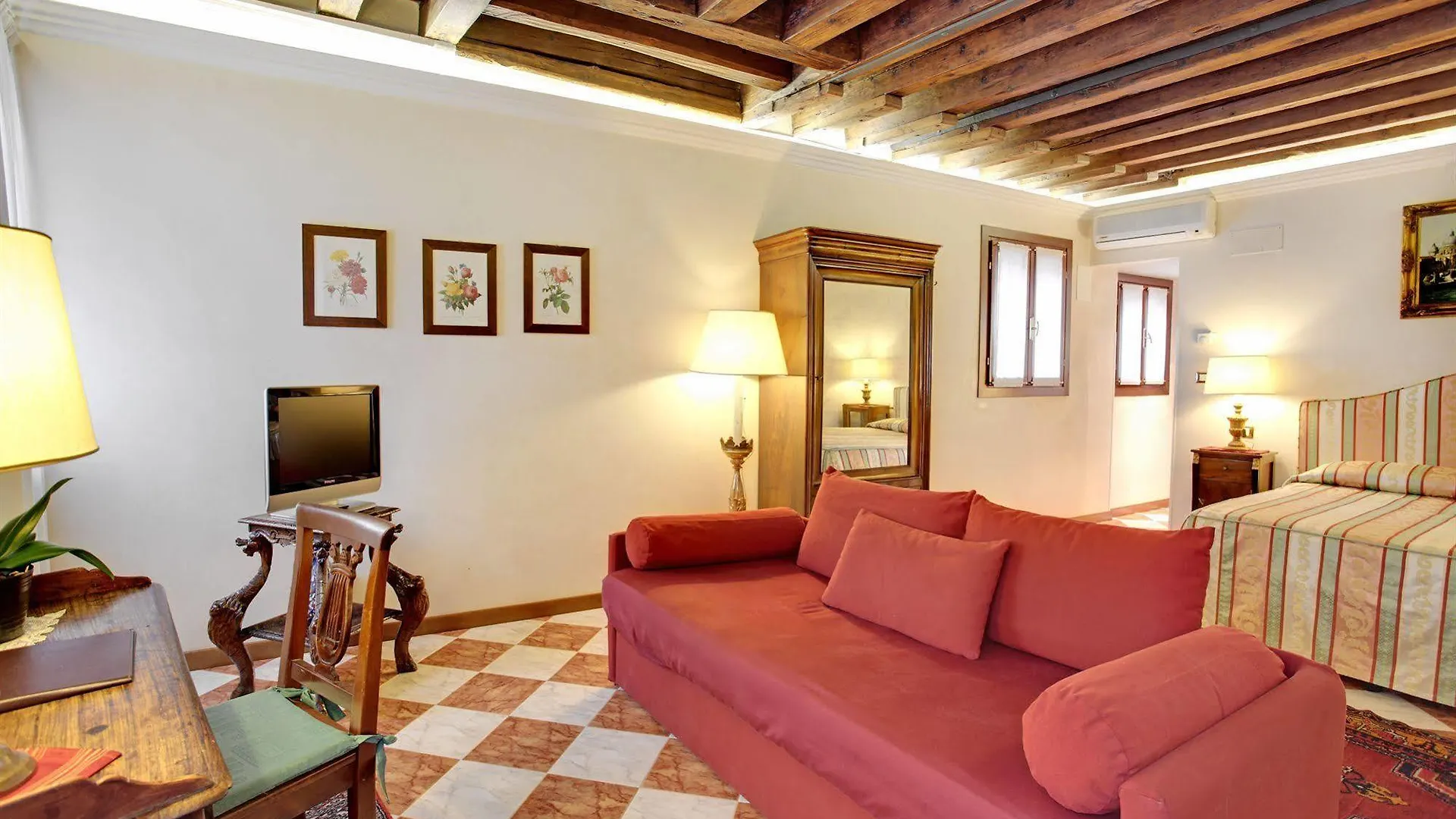 Hotel San Giorgio Degli Schiavoni Apartments Venice Italy